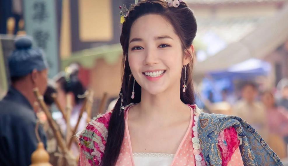 韩剧整容女明星_朴敏英整容史_朴敏英财阀男友