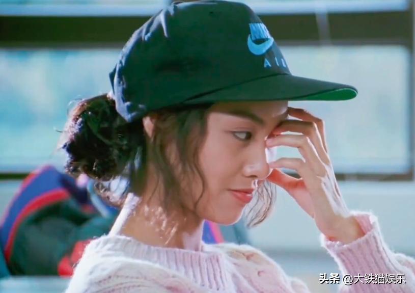 离开滤镜显黑的女明星_皮肤黑的女明星_女明星黑发