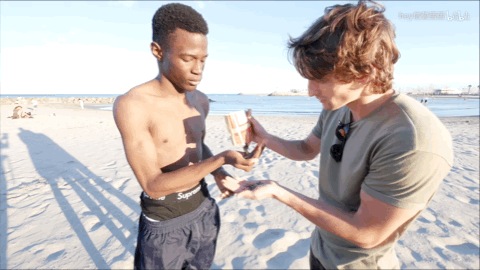 吃瓜群众 西瓜 嗑瓜子_51岁吃瓜群众视频大全下载,